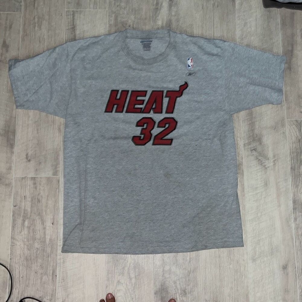 Miami Heat Shaquille O’Neal Jersey T Shirt Large fits like an XL